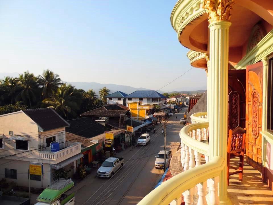 Thaveesinh Hotel Ban Houayxay Exterior foto